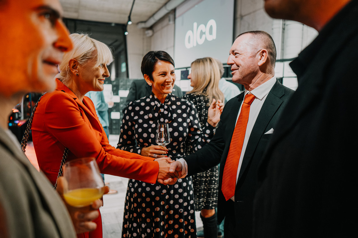 ჩვენ ვათავსებთ ბიზნესს სიამოვნებასთან